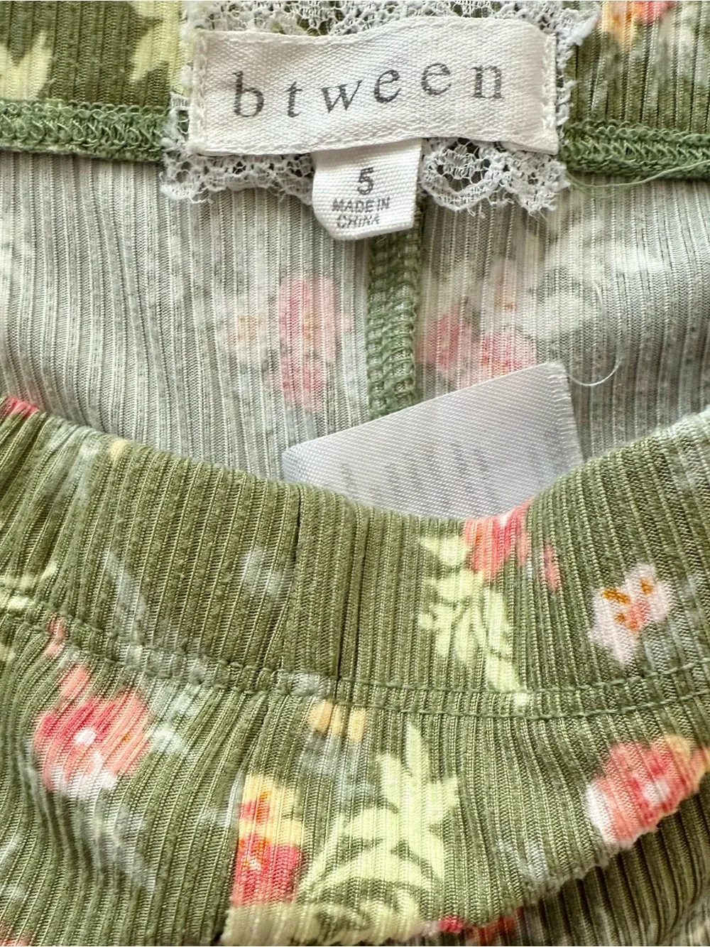 Btween Toddler Girls Olive Green Ruffle T-shirt and Floral Ribbed Pants, Size 5 - Picture 6 of 10